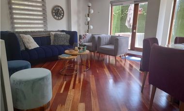 Casa de tres niveles en venta en Colina Campestre