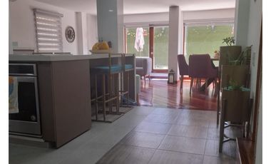 Casa de tres niveles en venta en Colina Campestre
