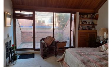Casa de tres niveles en venta en Colina Campestre