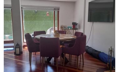 Casa de tres niveles en venta en Colina Campestre