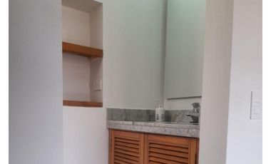 Casa de tres niveles en venta en Colina Campestre
