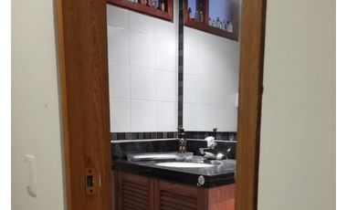 Casa de tres niveles en venta en Colina Campestre