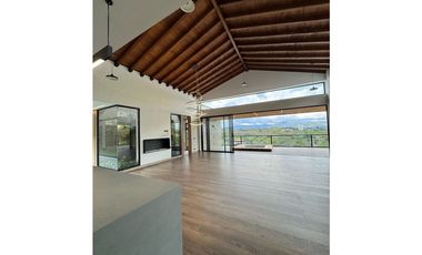 Se vende espectacular finca sector aeropuerto para estrenar