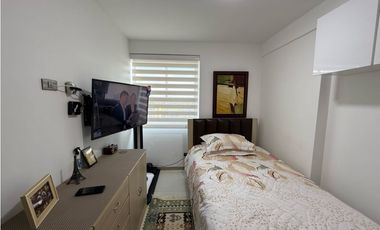Apartamento en venta en Cerritos Reservado totalmente remodelado