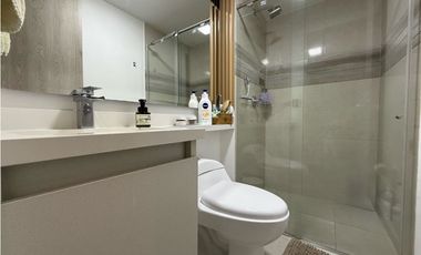 Apartamento en venta en Cerritos Reservado totalmente remodelado