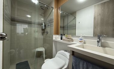 Apartamento en venta en Cerritos Reservado totalmente remodelado