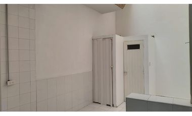 VENTA O RENTA CASA AMPLIA EN SECTOR COMERCIAL EN PINARES PEREIRA