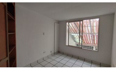 VENTA O RENTA CASA AMPLIA EN SECTOR COMERCIAL EN PINARES PEREIRA