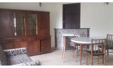 Venta casa con departamentos en block