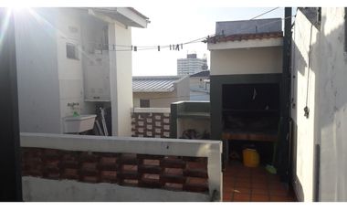 Venta casa con departamentos en block