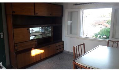 Venta casa con departamentos en block