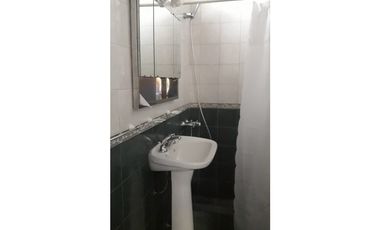 Venta casa con departamentos en block