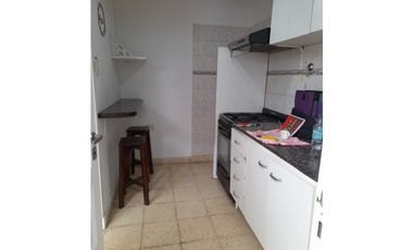 Venta casa con departamentos en block