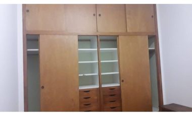 Venta casa con departamentos en block