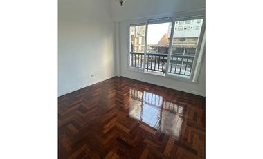 3 AMBIENTES A LA CALLE CON BALCON FRANCES - ENTRE RIOS 1759