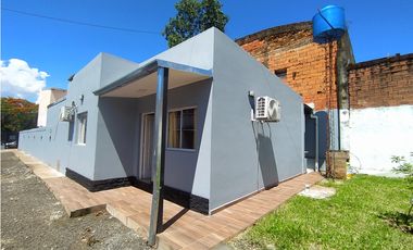 INMOBILIARIA FLORES VENDE 2 CASAS ZONA QUARANTA Y 213