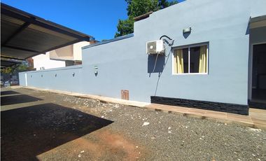 INMOBILIARIA FLORES VENDE 2 CASAS ZONA QUARANTA Y 213