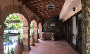 Casa en Fraccionamiento en Hacienda Tetela Cuernavaca - CRB-1243-Fr