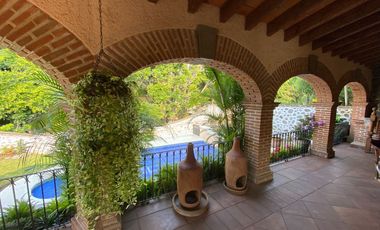 Casa en Fraccionamiento en Hacienda Tetela Cuernavaca - CRB-1243-Fr