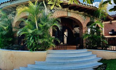 Casa en Fraccionamiento en Hacienda Tetela Cuernavaca - CRB-1243-Fr