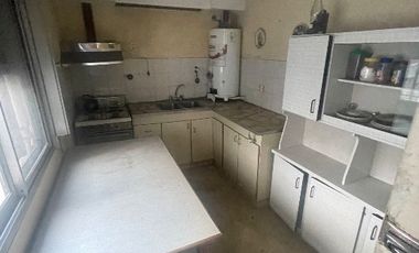 Casa con Departamento en venta en Quilmes Oeste