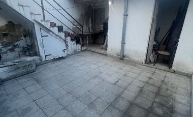 Casa con Departamento en venta en Quilmes Oeste