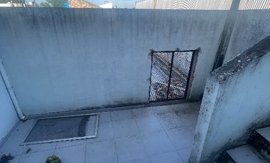 Casa con Departamento en venta en Quilmes Oeste