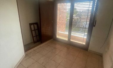 Casa con Departamento en venta en Quilmes Oeste