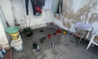Casa con Departamento en venta en Quilmes Oeste