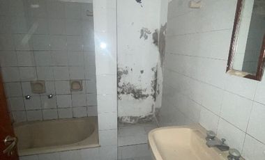 Casa con Departamento en venta en Quilmes Oeste