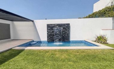 Casa de un nivel con alberca privada cerca del centro de Yautepec, Mor