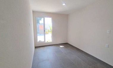 Casa de un nivel con alberca privada cerca del centro de Yautepec, Mor