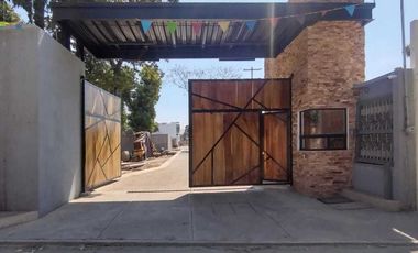 Casa de un nivel con alberca privada cerca del centro de Yautepec, Mor