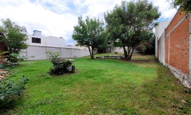 Casa en Venta con 700 m2 de Jardín en  zavaleta, Santa Cruz Guadalupe