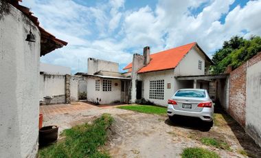 Casa en Venta con 700 m2 de Jardín en  zavaleta, Santa Cruz Guadalupe