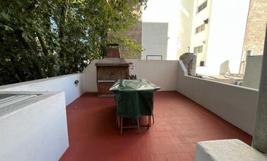 PH en excelente ubicación , con patio, balcón,  y terraza propia. Sin expensas.