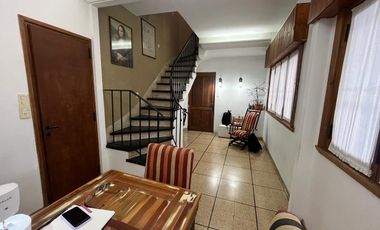 PH en excelente ubicación , con patio, balcón,  y terraza propia. Sin expensas.