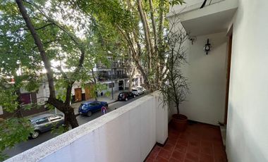 PH en excelente ubicación , con patio, balcón,  y terraza propia. Sin expensas.