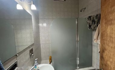 PH en excelente ubicación , con patio, balcón,  y terraza propia. Sin expensas.