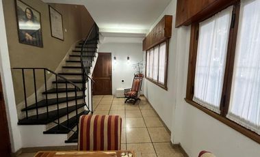 PH en excelente ubicación , con patio, balcón,  y terraza propia. Sin expensas.