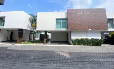 Casa Venta Residencial status en Metepec, zona Ave La Asunción cerca de Portofino