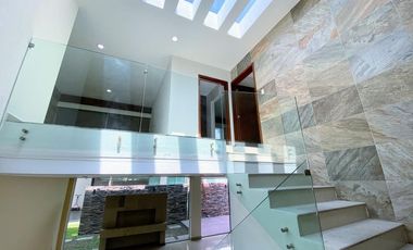 Casa Venta Residencial status en Metepec, zona Ave La Asunción cerca de Portofino