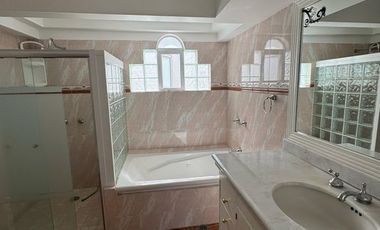 CASA EN VENTA EN BUGAMBILIAS