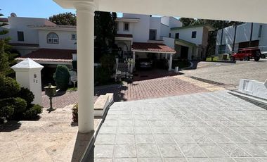 CASA EN VENTA EN BUGAMBILIAS