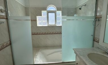 CASA EN VENTA EN BUGAMBILIAS