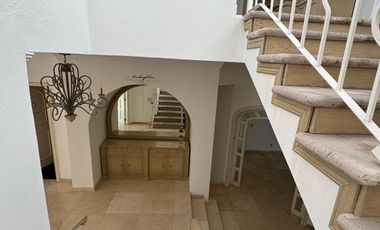 CASA EN VENTA EN BUGAMBILIAS