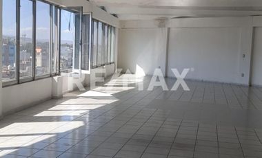 Renta de un piso en edificio comercial frente al mercado de abastos de Oaxaca - (3)