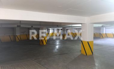 Renta de un piso en edificio comercial frente al mercado de abastos de Oaxaca - (3)