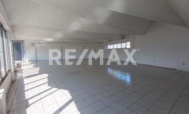 Renta de un piso en edificio comercial frente al mercado de abastos de Oaxaca - (3)
