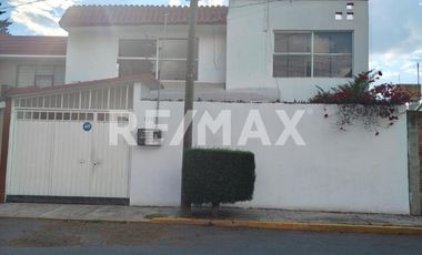 CASA EN RENTA EN METEPEC COLONIA XINANTECATL - (3)